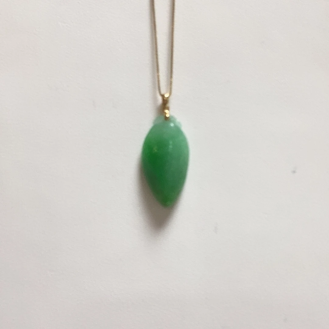 翡翠18K金镶嵌颈饰简单