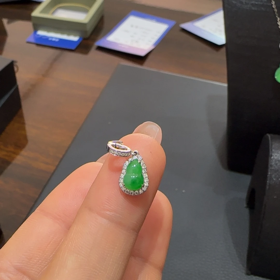 翡翠颈饰18K金镶嵌葫芦L