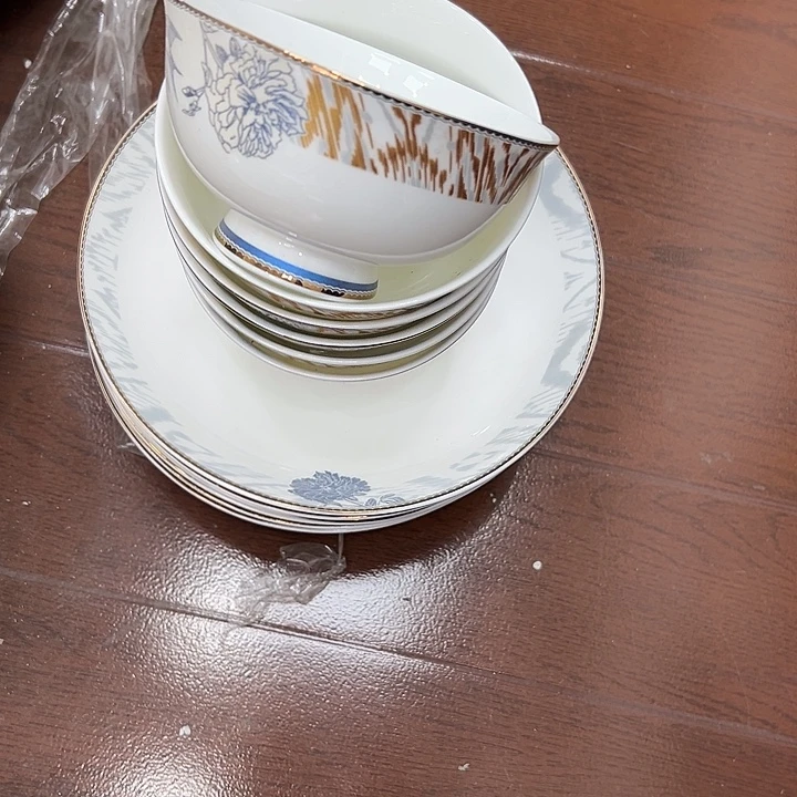 搪瓷瑕疵米饭碗6个，8寸深盘6个