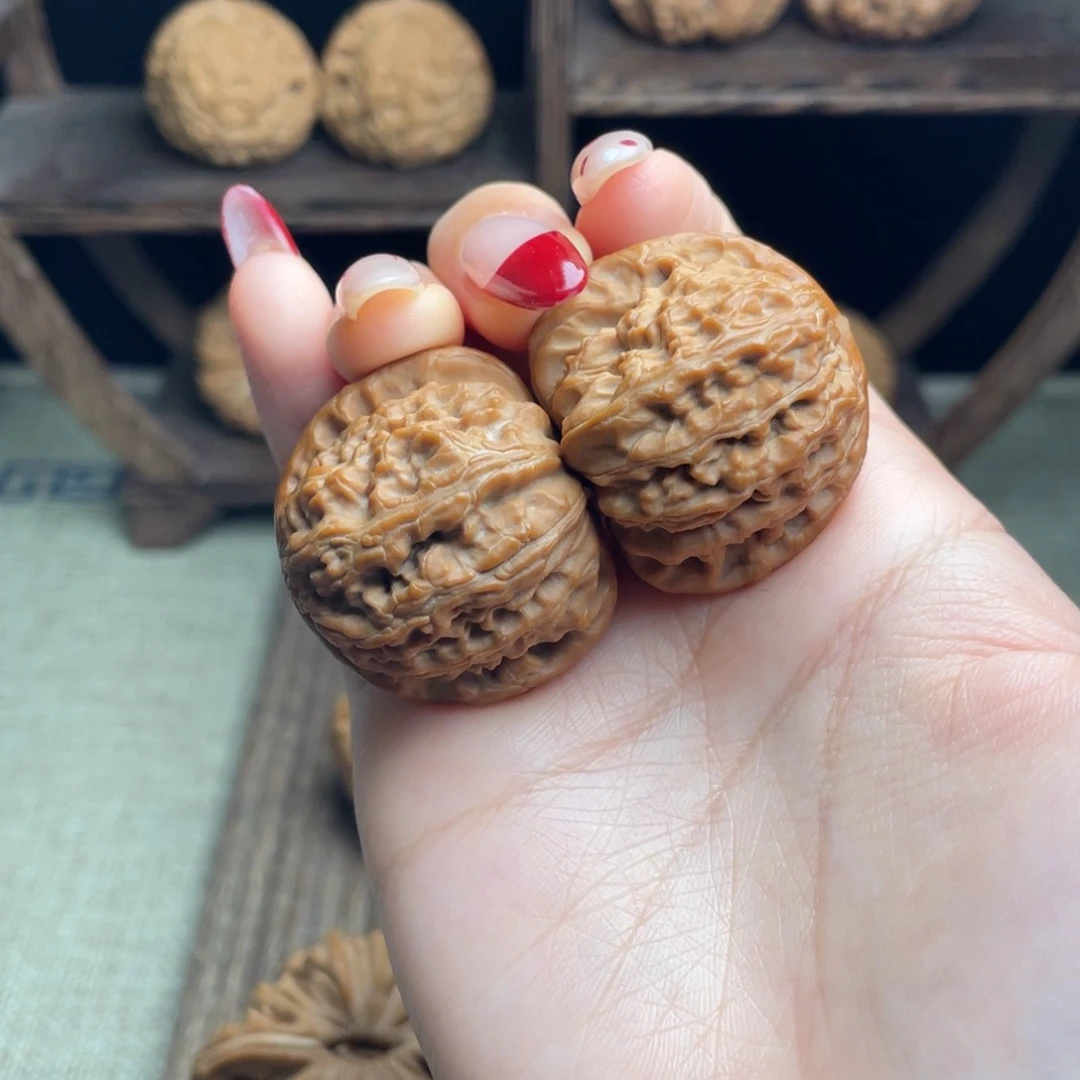 文玩核桃吊坠白狮子35 白茬精配