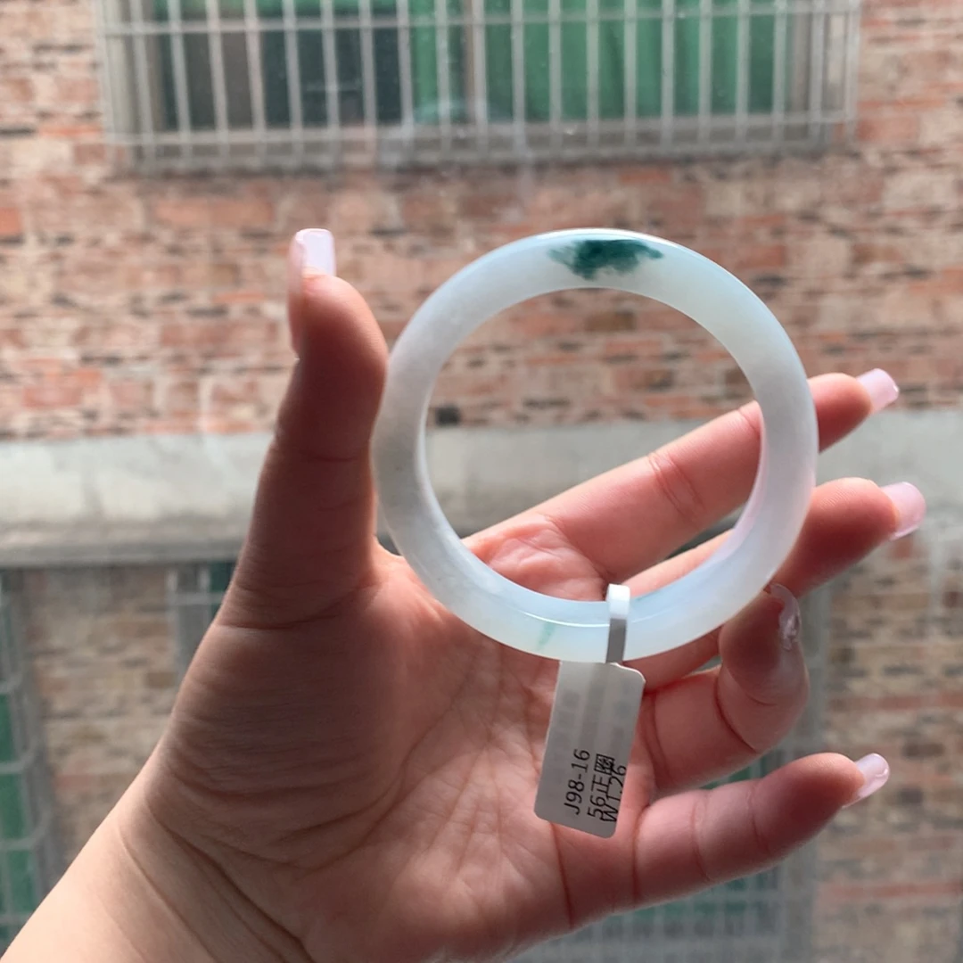 翡翠手镯未镶嵌15 56飘蓝花白底正圈