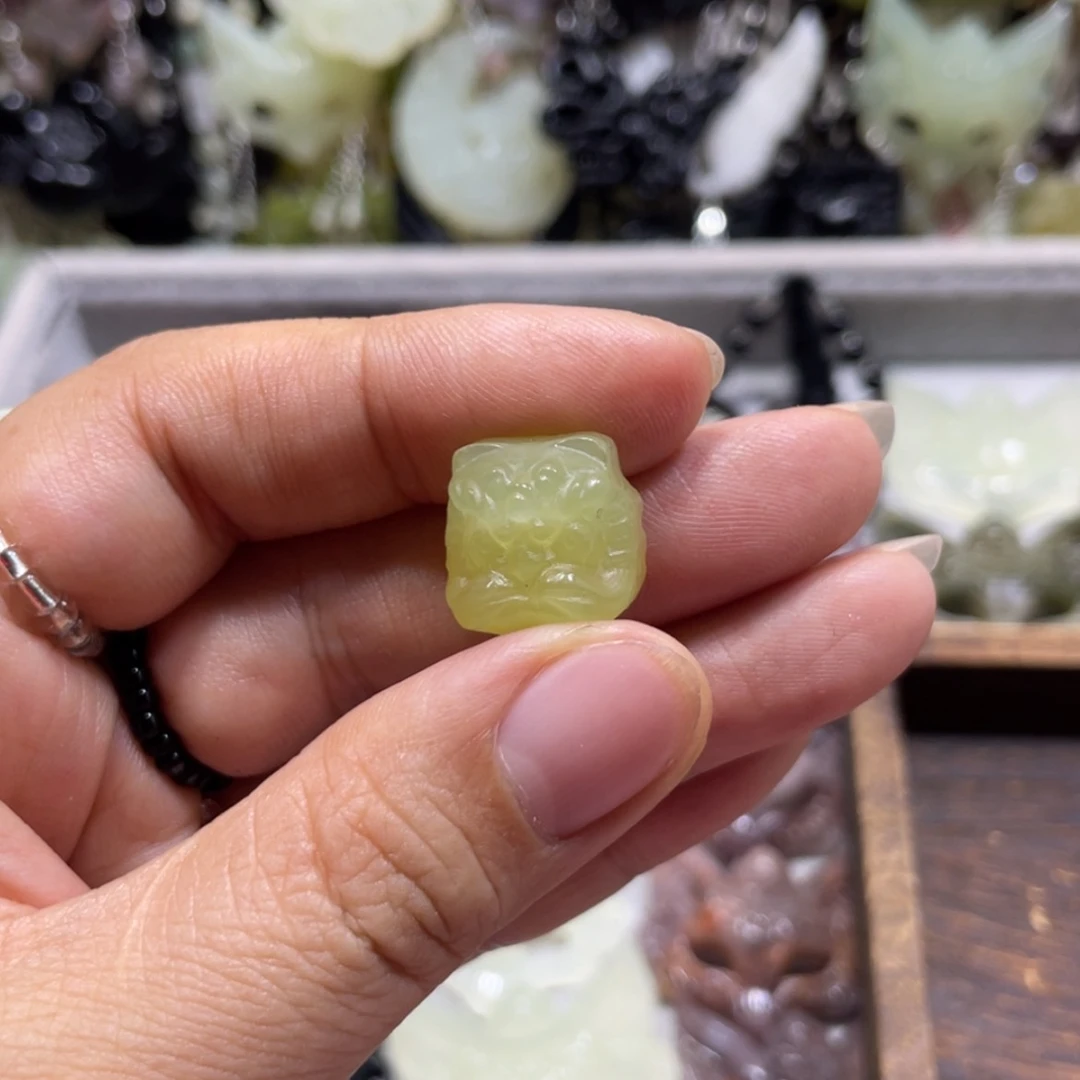 【闪购商品】岫玉颈饰未镶嵌小****m51吊坠