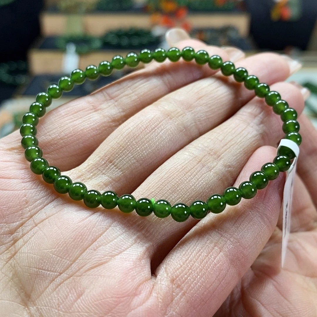 颈饰未镶嵌和田玉（碧玉）4mm菠菜