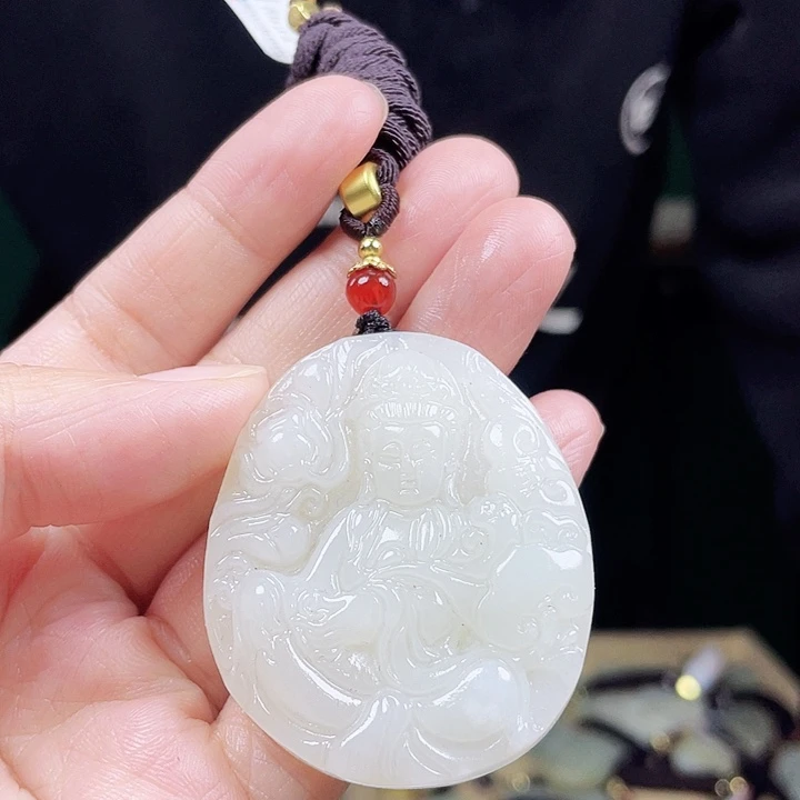 和田玉未镶嵌颈饰多样性