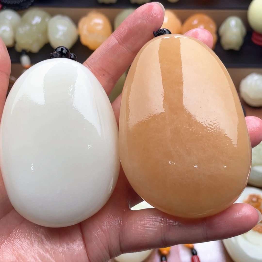 懋***错石材天然古青石手把件