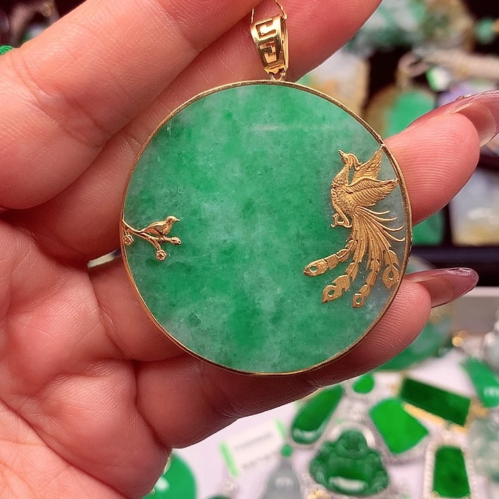 翡翠18K金镶嵌颈饰翡翠