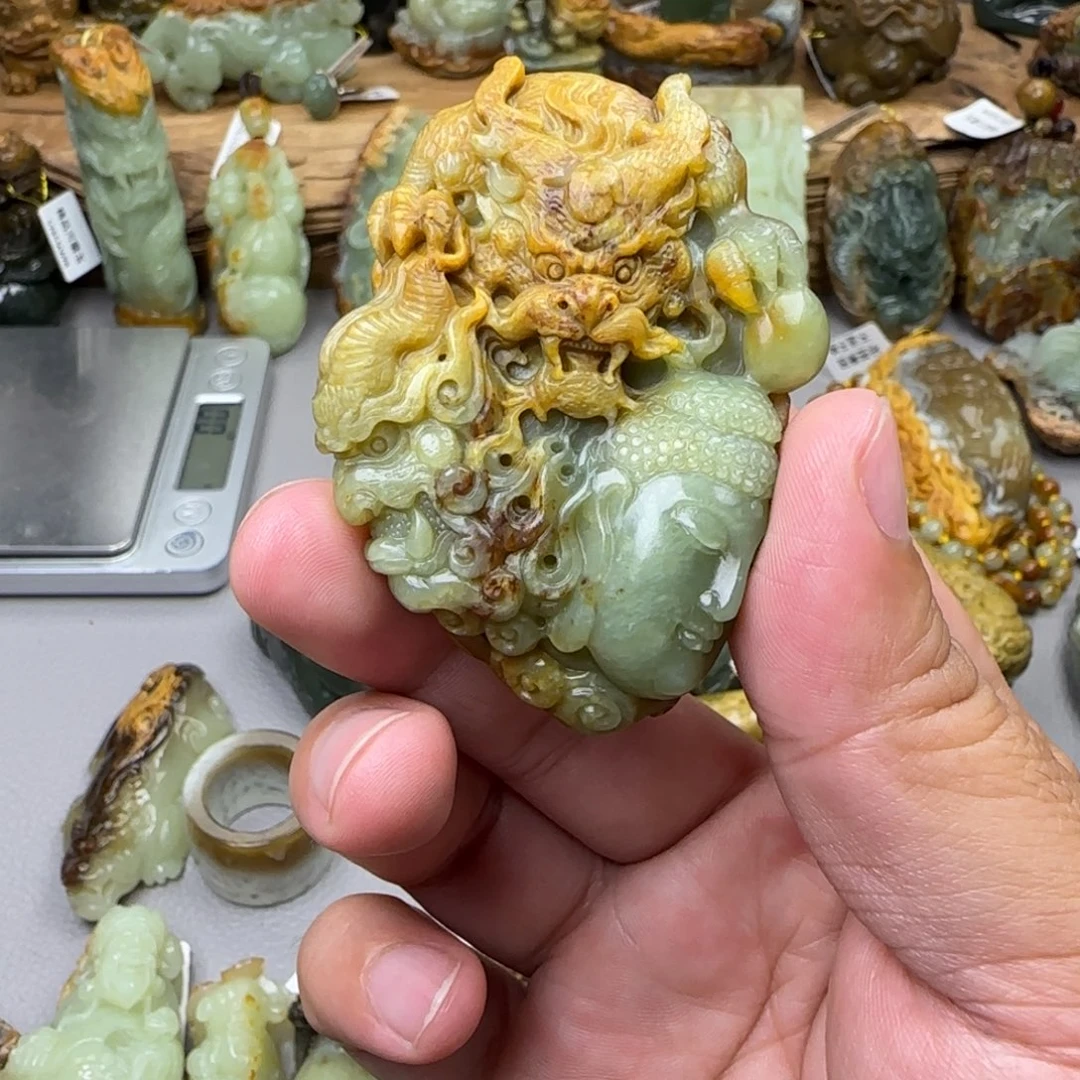 凯***Ʀ岫岩河磨玉（透闪石质玉）未镶嵌珠宝奇石