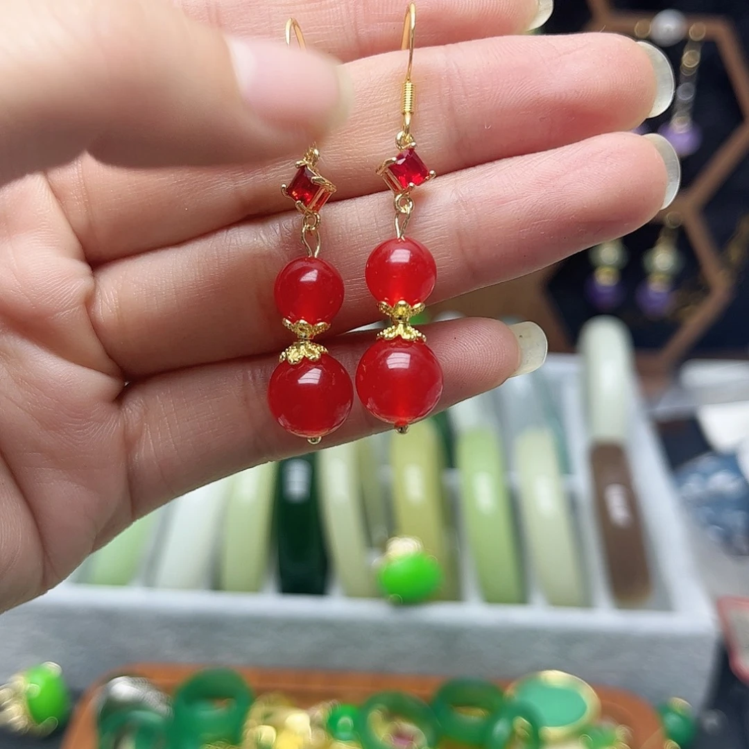 翡翠未镶嵌耳饰红