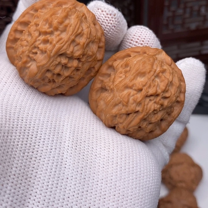 文玩核桃吊坠初*?36白狮子