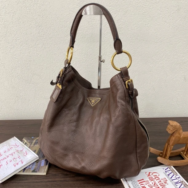 95新 Prada/普拉达 棕色鹿皮托特hobo单肩包底长38 117641