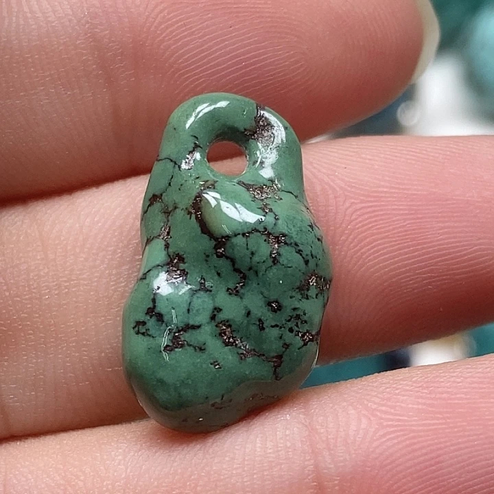 未镶嵌绿松石颈饰