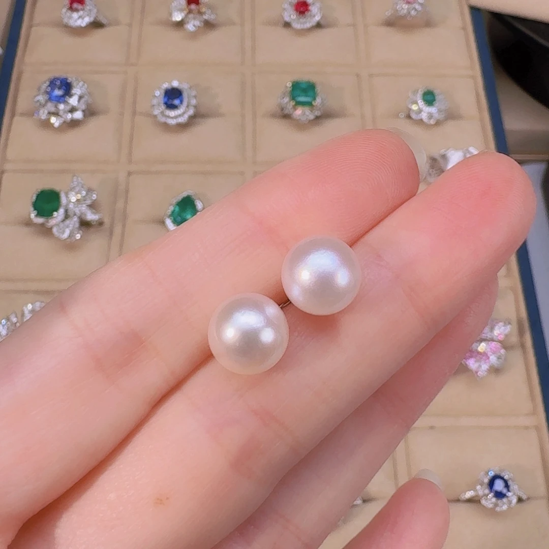 18K金镶嵌海水珍珠耳饰