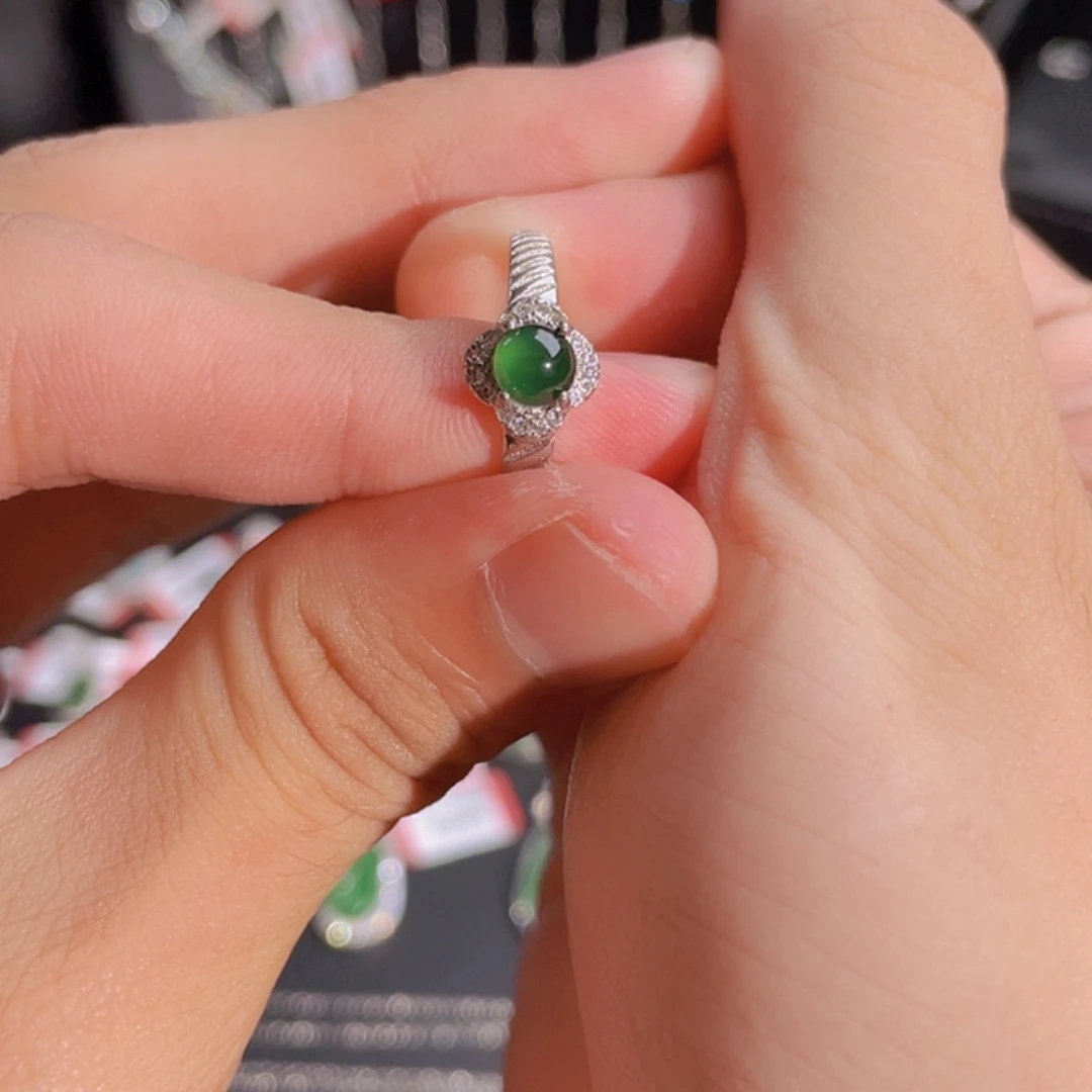 未镶嵌戒指翡翠