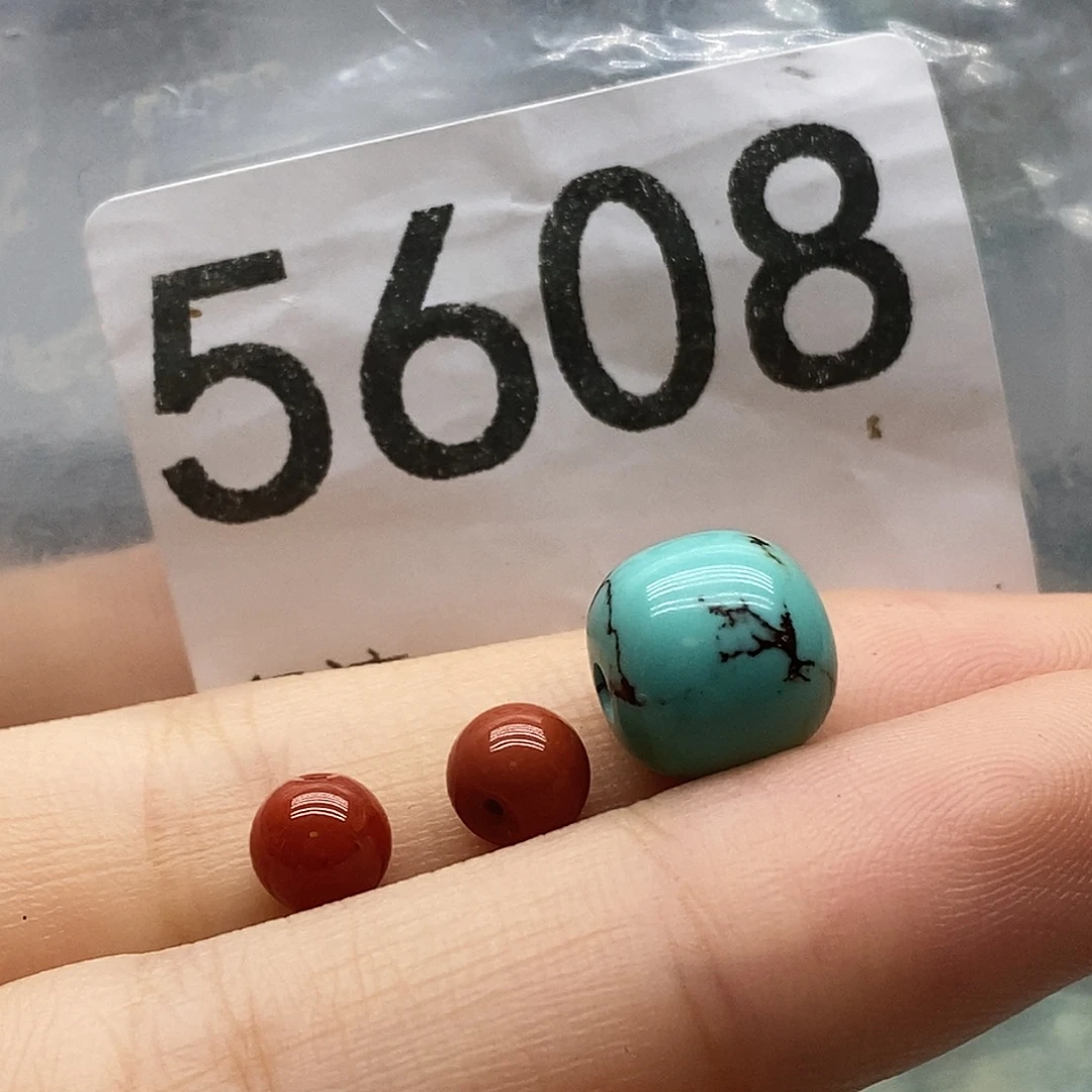寒***月颈饰未镶嵌南红玛瑙