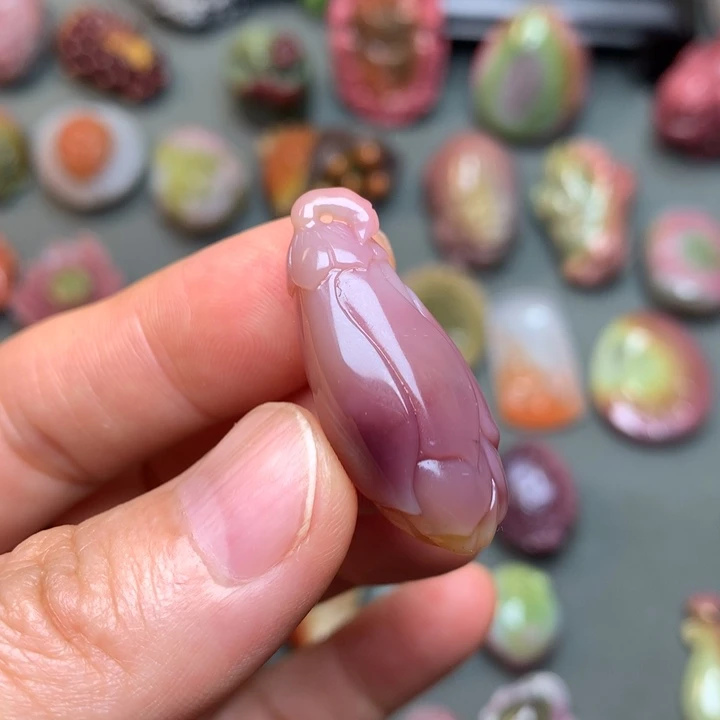 玛瑙/玉髓颈饰未镶嵌盐源原矿无优化