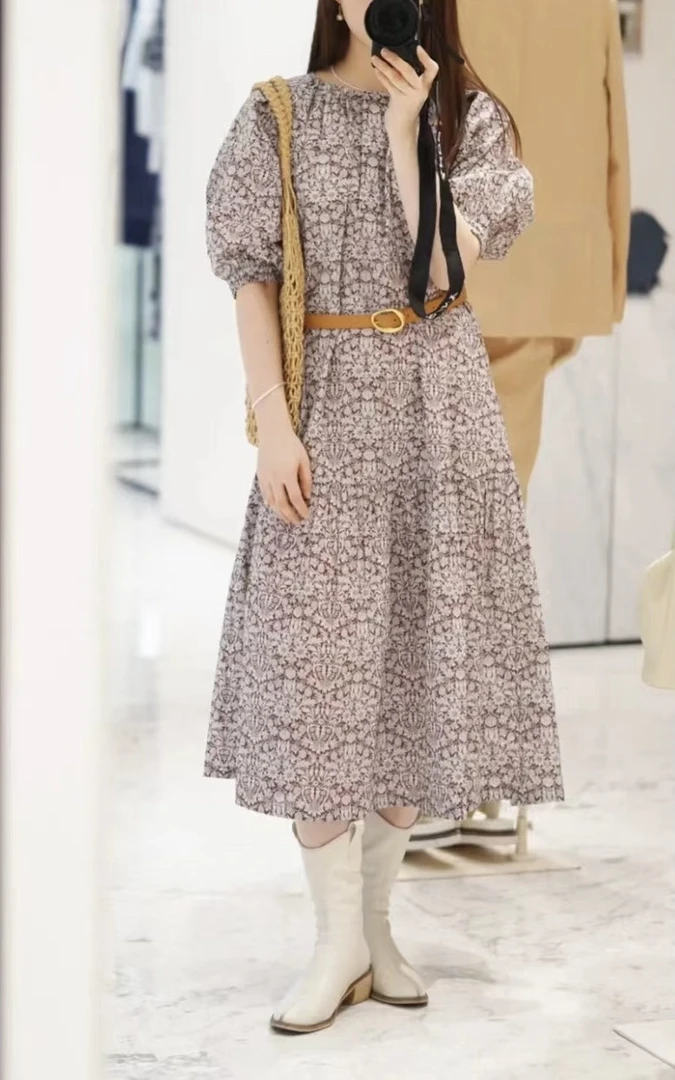 小河浆果色连衣裙