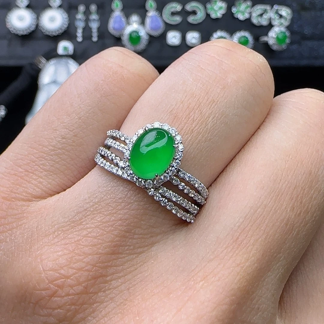 18K金镶嵌戒指翡翠天然翡翠