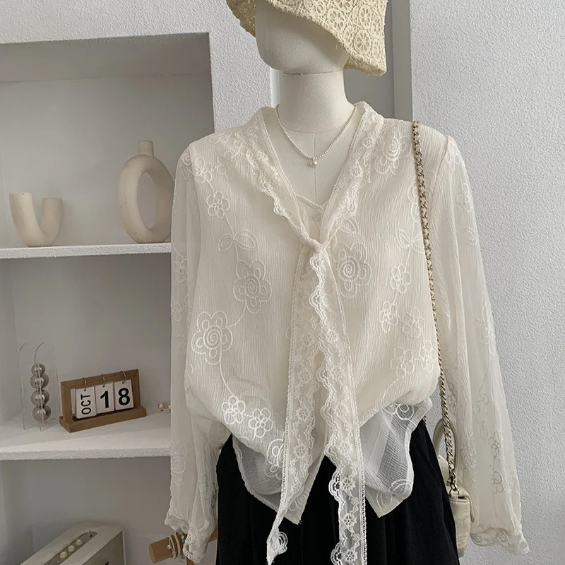 欧玛莱温柔风蝴蝶结系带蕾丝长袖衬衫女2026早春高级感上衣6024