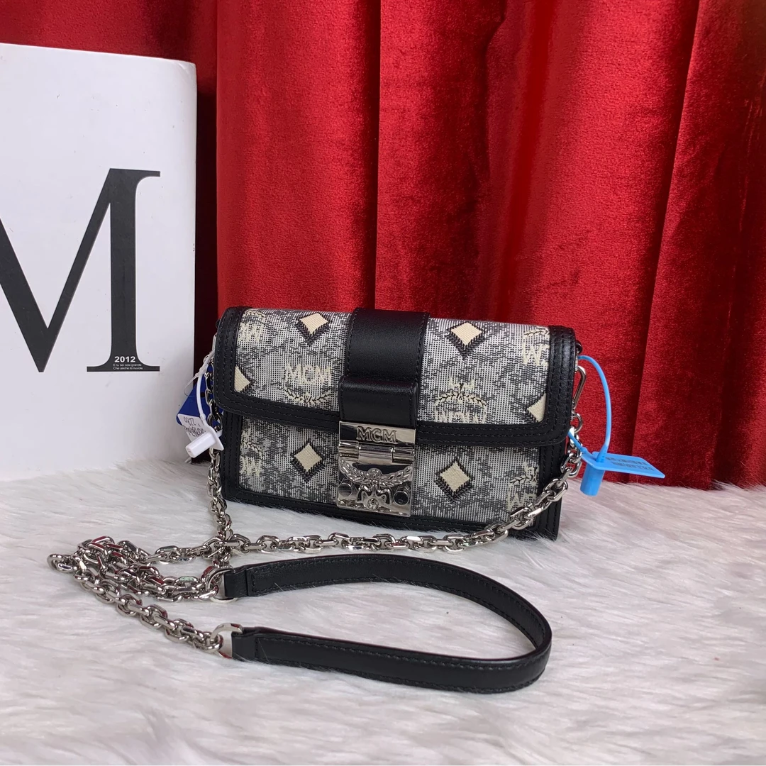 95新 MCM 牛仔邮差包/AR09807042/7042