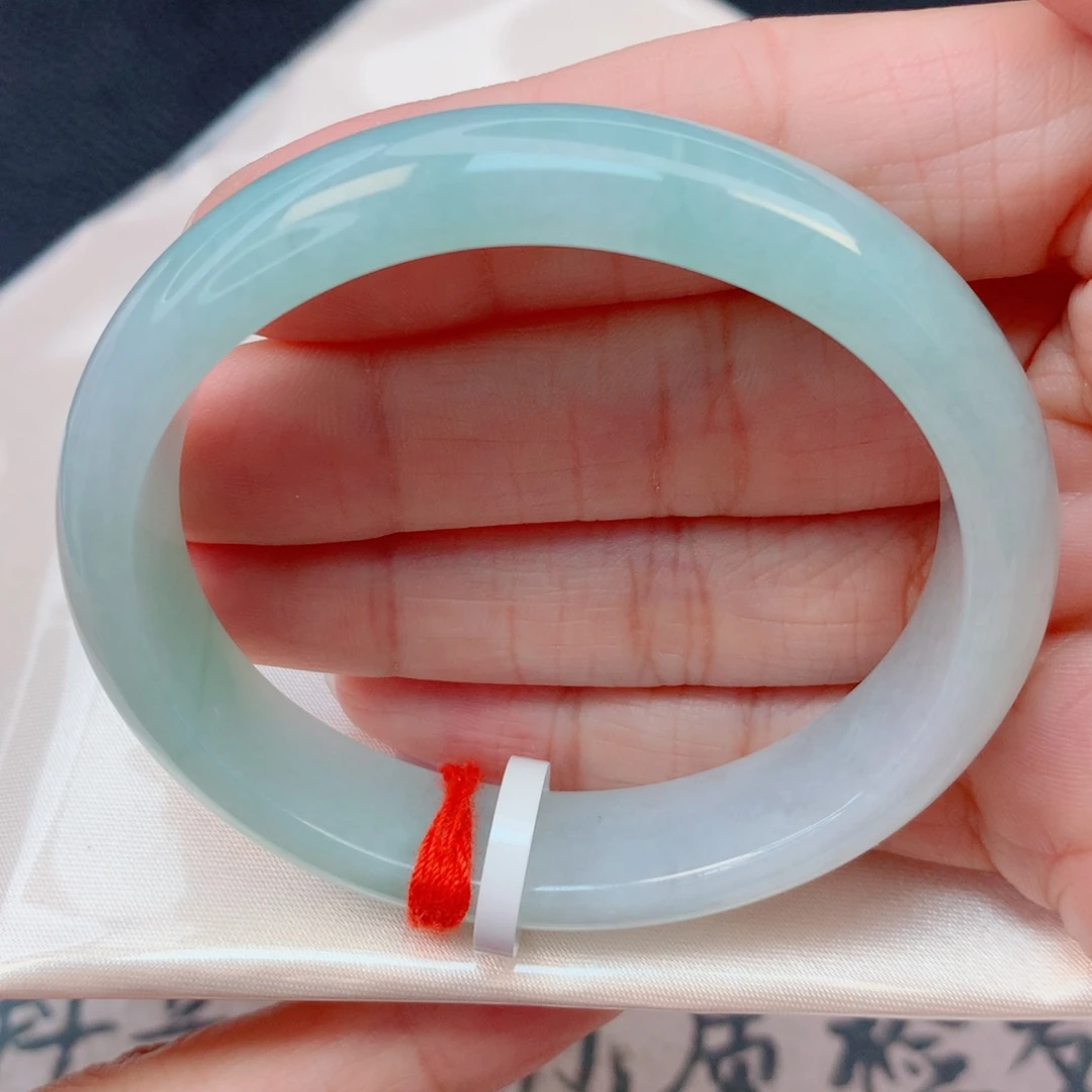 翡翠未镶嵌手镯55.5贵妃 绿底半山水