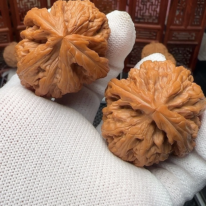 文玩核桃吊坠红锦鲤42肚子44