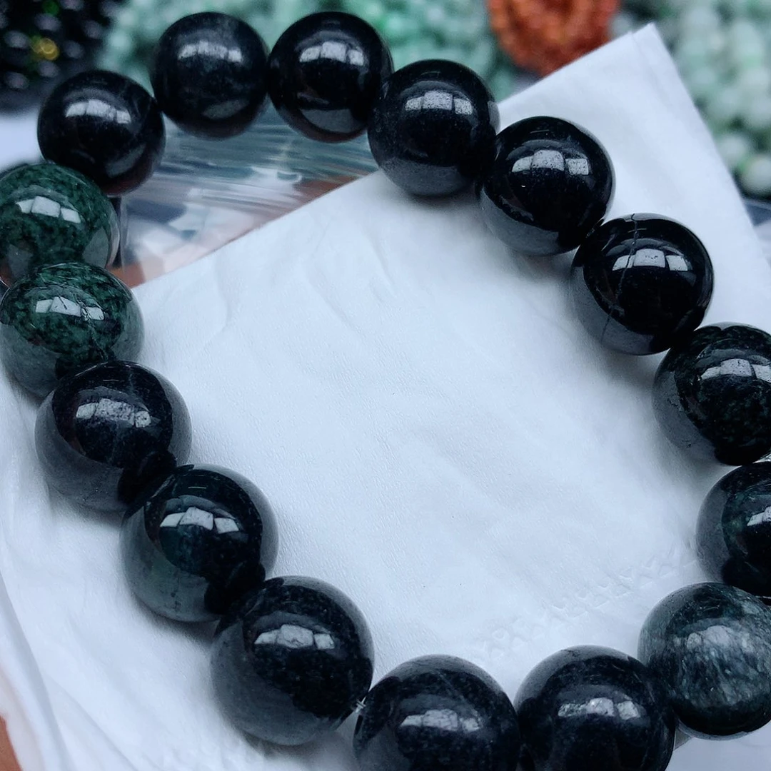 翡翠颈饰未镶嵌手串