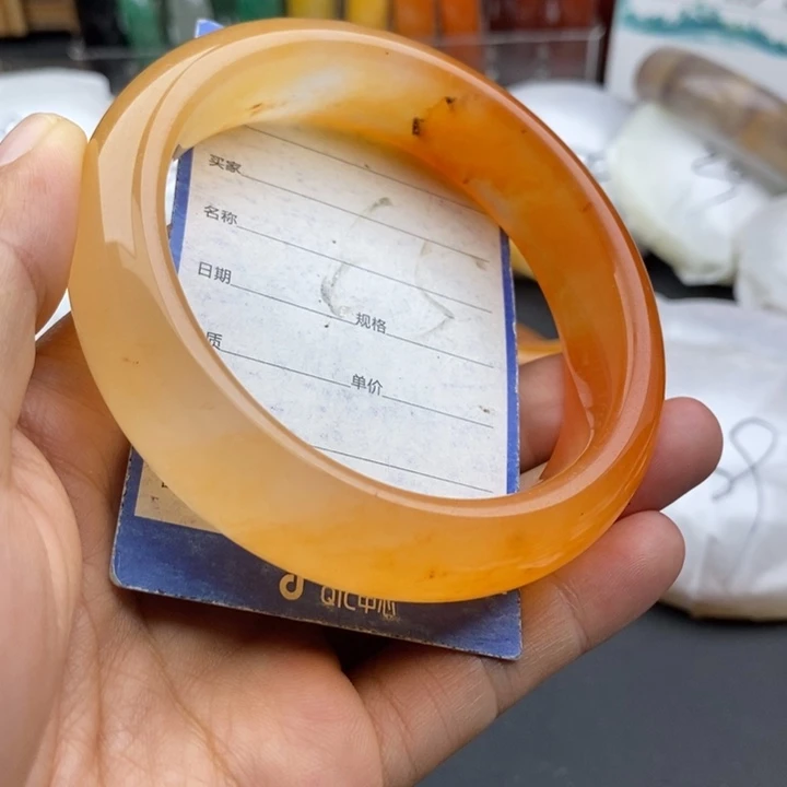 未镶嵌手镯石英质玉