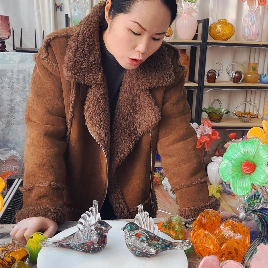 一对家悦琉璃工艺品