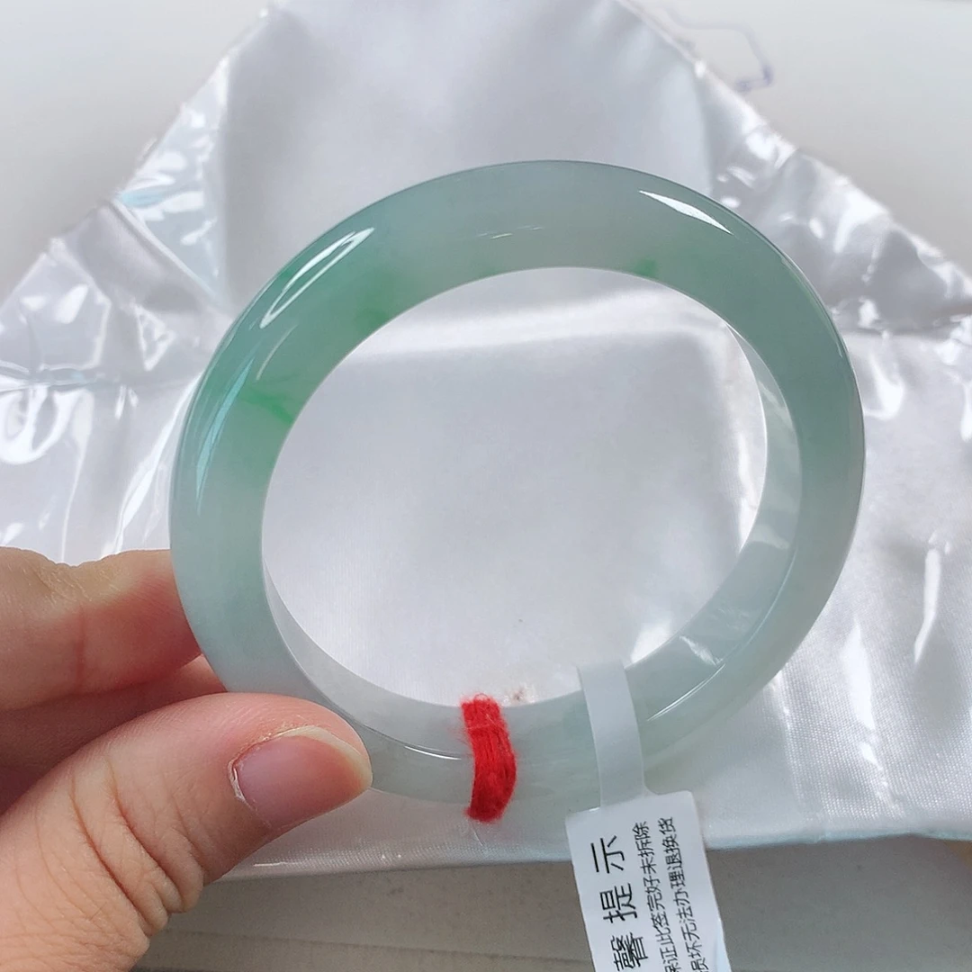 翡翠手镯未镶嵌阳*