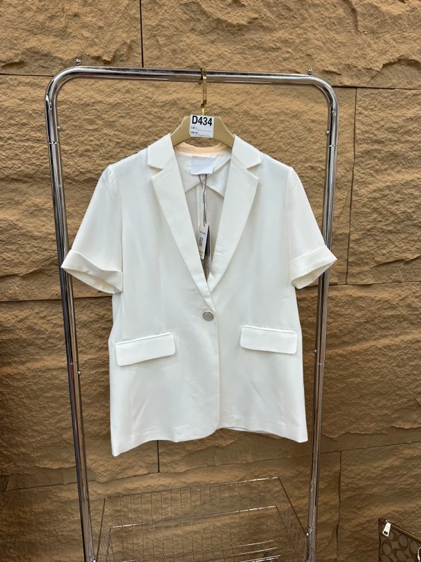 夏季时尚气质休闲显瘦短袖西装外套职业通勤必备（D434）