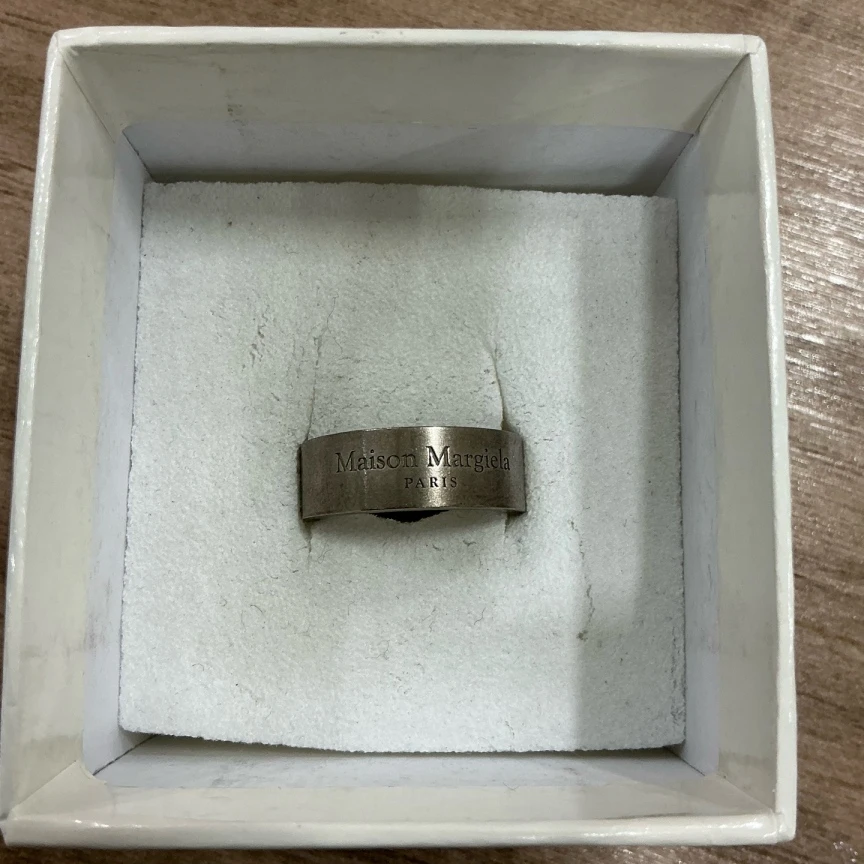 未使用 Maison Margiela/梅森马吉拉 宽版做旧戒指 原盒8码/3015
