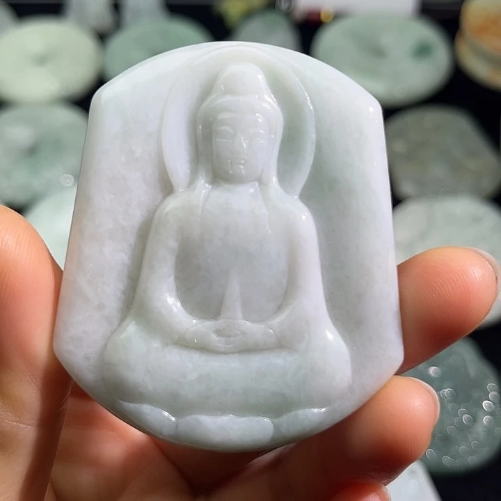 翡翠未镶嵌颈饰观音