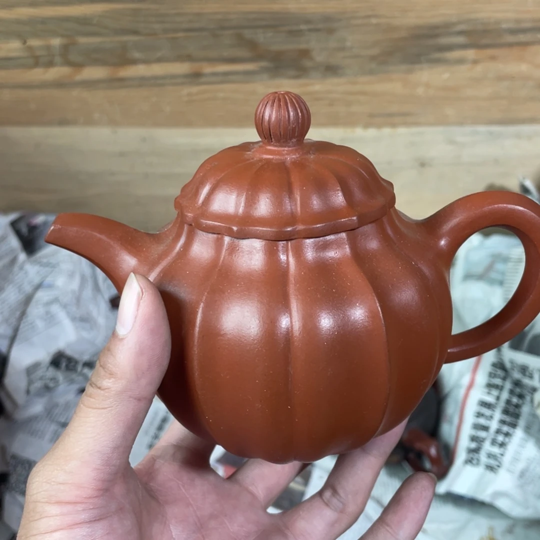 茶壶紫砂老厂紫砂壶一件。