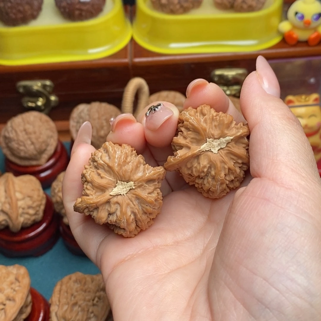 文玩核桃吊坠37密纹