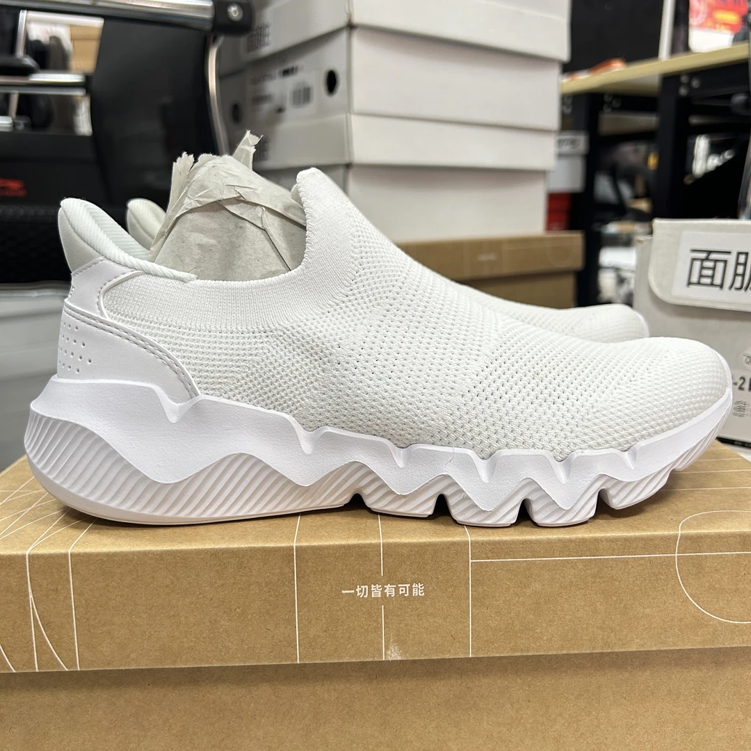 《B品以直播展示为准》鞋面发黄（X1170）李宁女运动鞋AGCU258-2