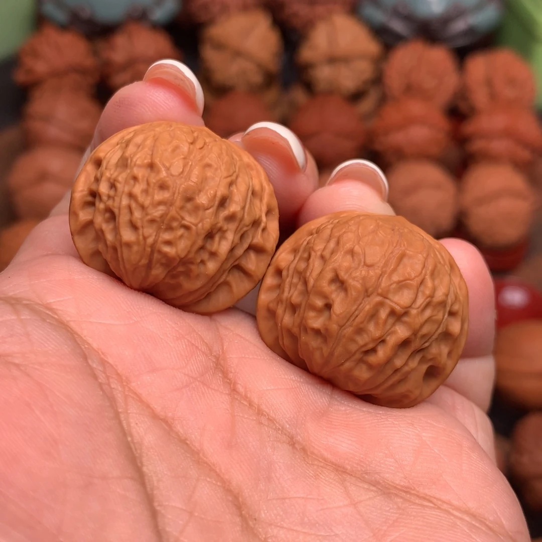 把件文玩核桃李**。小红帽