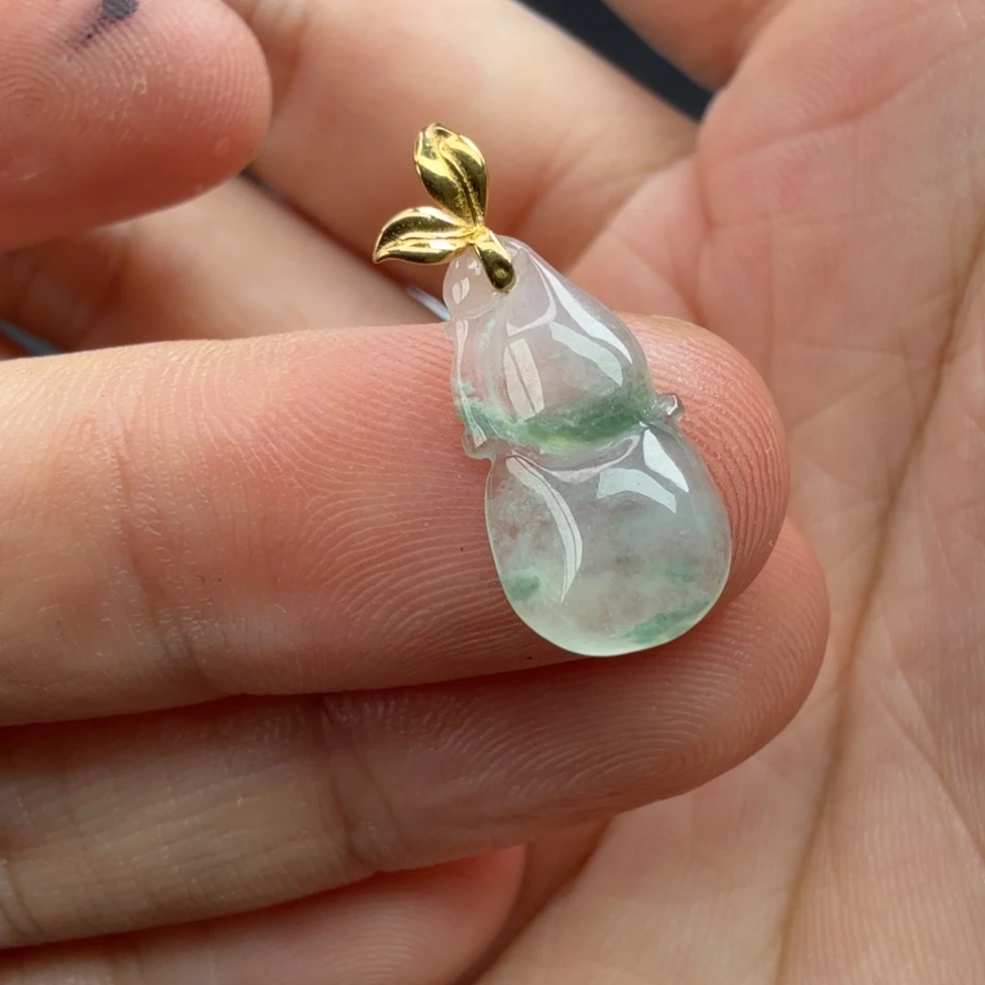 翡翠未镶嵌颈饰53