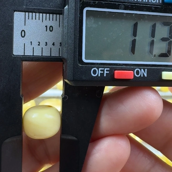 蜜蜡未镶嵌裸石17杂