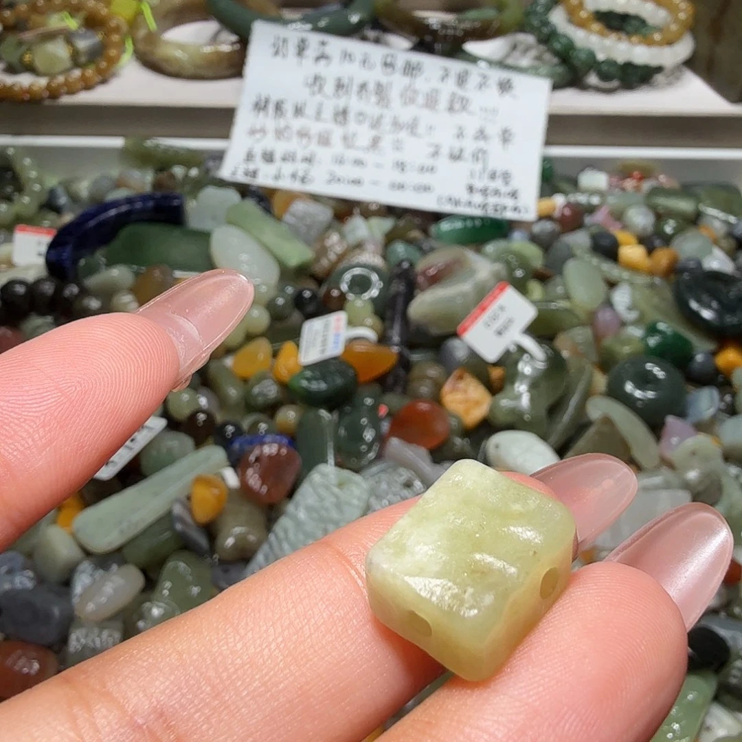 和田玉未镶嵌珠宝奇石