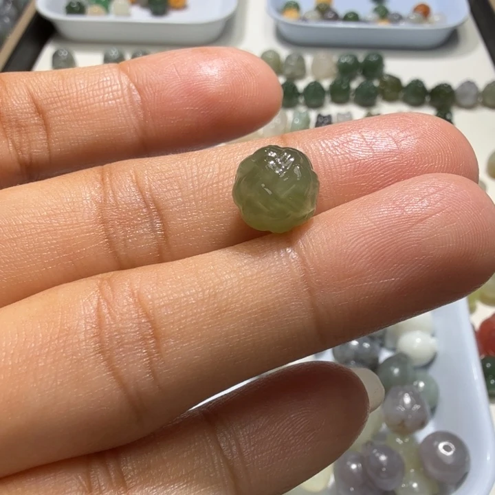 ****豆未镶嵌和田玉珠宝半成品