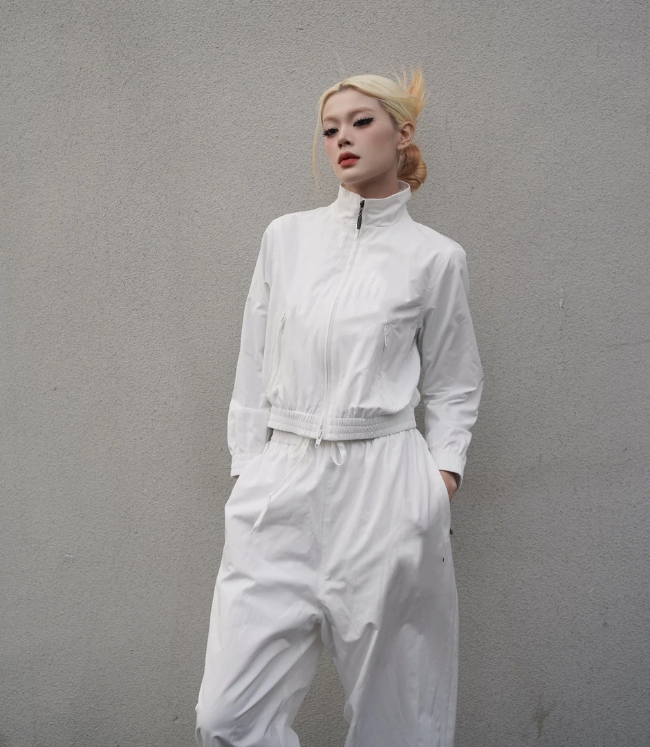 020【1244】白色短款刺绣运动外套