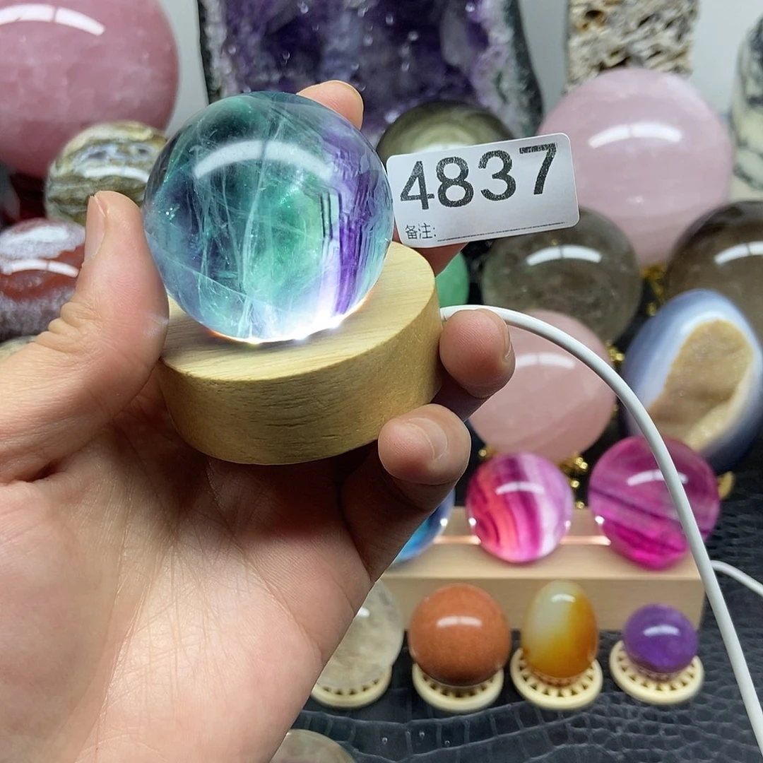 水晶摆件未镶嵌月***恼摆件