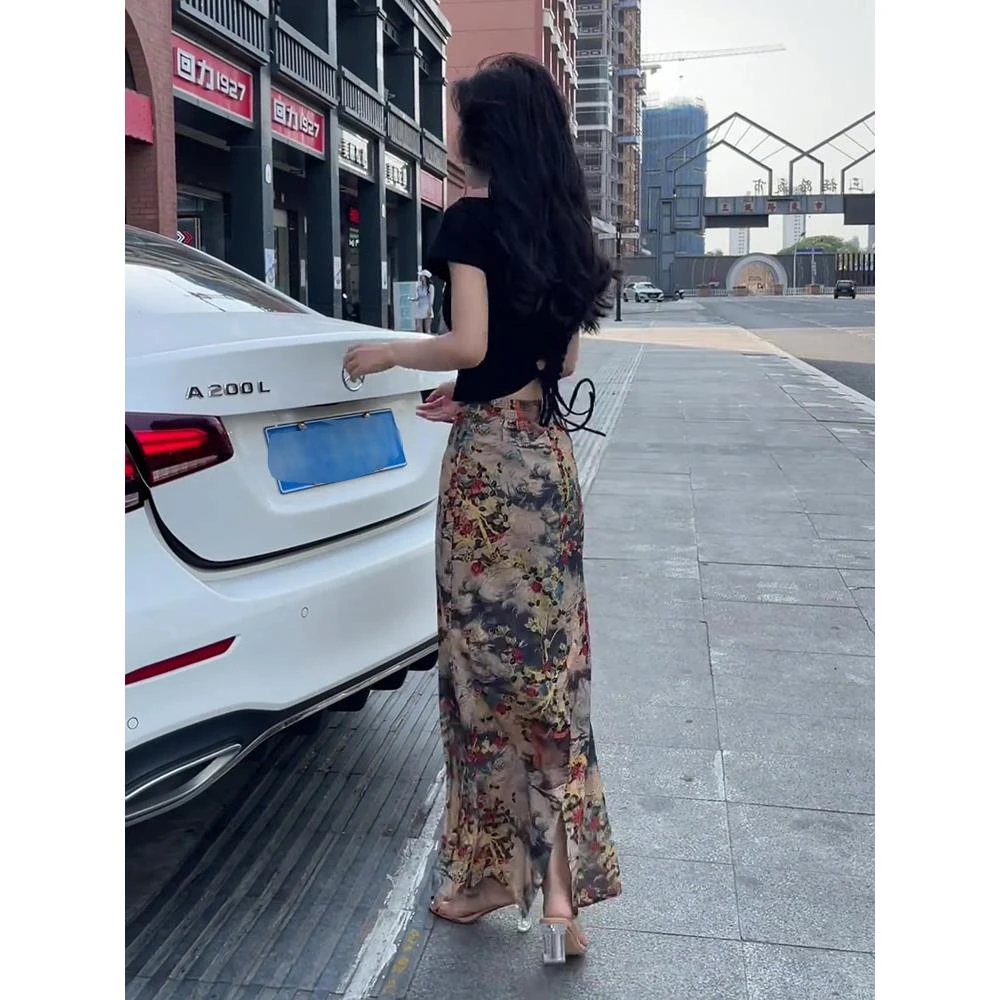 啊复古碎花高腰a字半身裙女2025新款夏季薄款显瘦后开叉包臀长裙