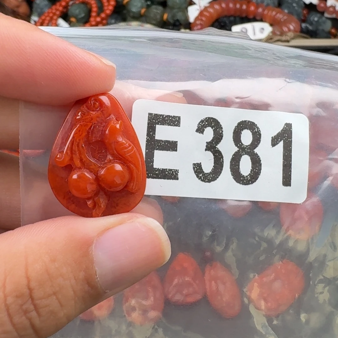 南红玛瑙未镶嵌珠宝奇石