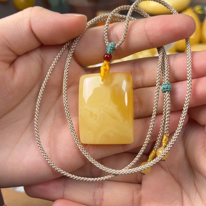 琥珀未镶嵌裸石无事牌