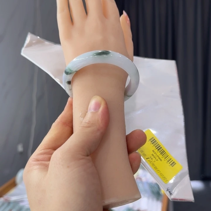 翡翠手镯未镶嵌纯天然缅甸翡翠A货买断