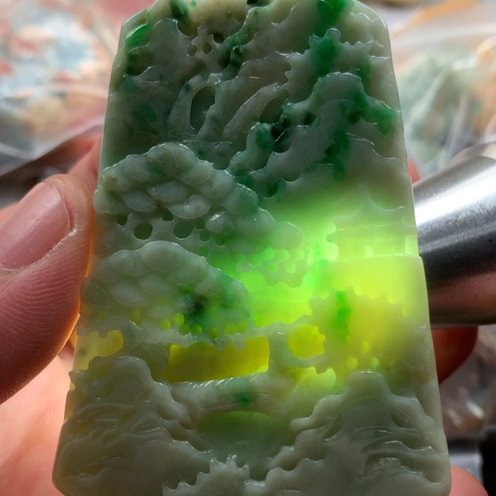 翡翠未镶嵌颈饰保真天然a货翡翠