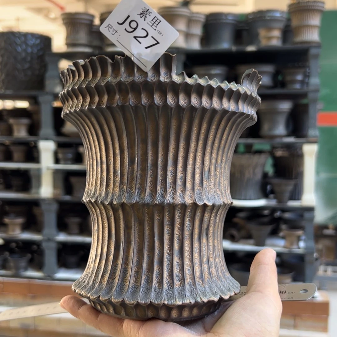 景德镇手工素里内口13.5高16瑕疵