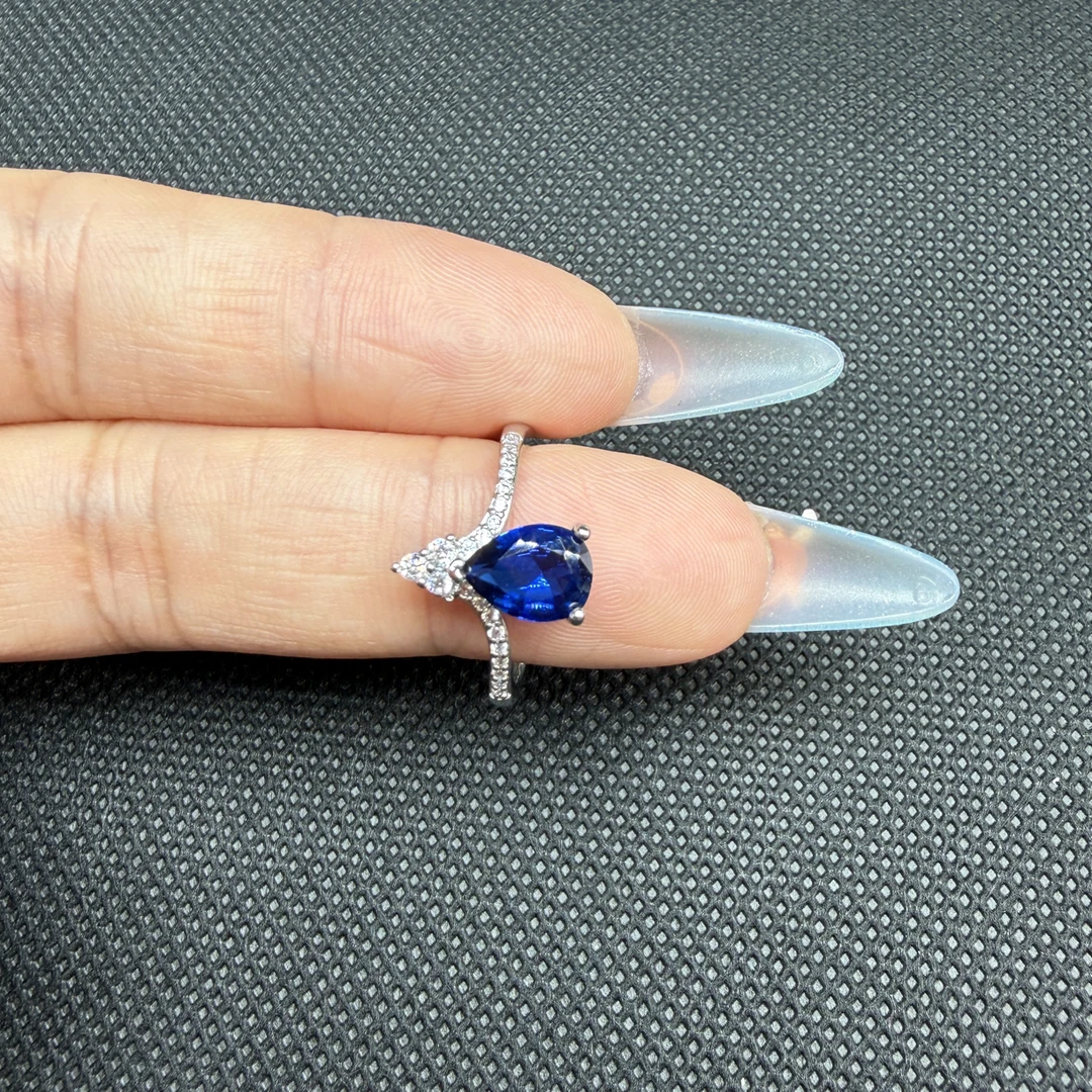 培育蓝宝石女轻奢气质精致首饰戒指活口1138