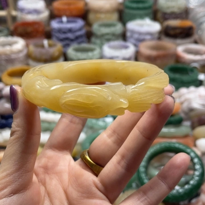 未镶嵌手镯石英质玉